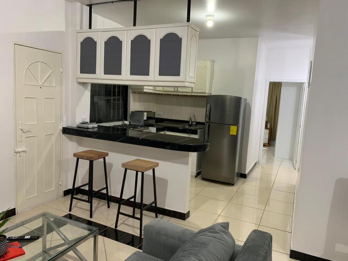 Comfortable 3-Bedroom Apartment, Close To The American Consulate Guayaquil Exterior photo